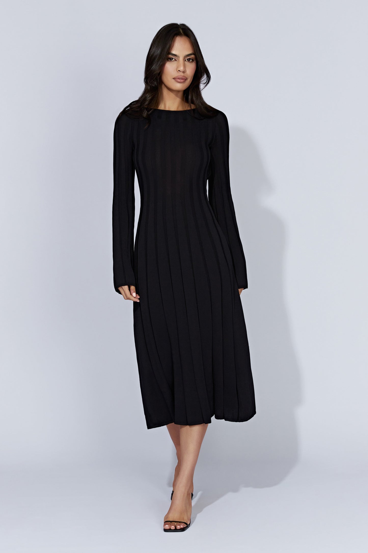 Vestido Midi de Punto con Mangas Flare de Enebro - Negro