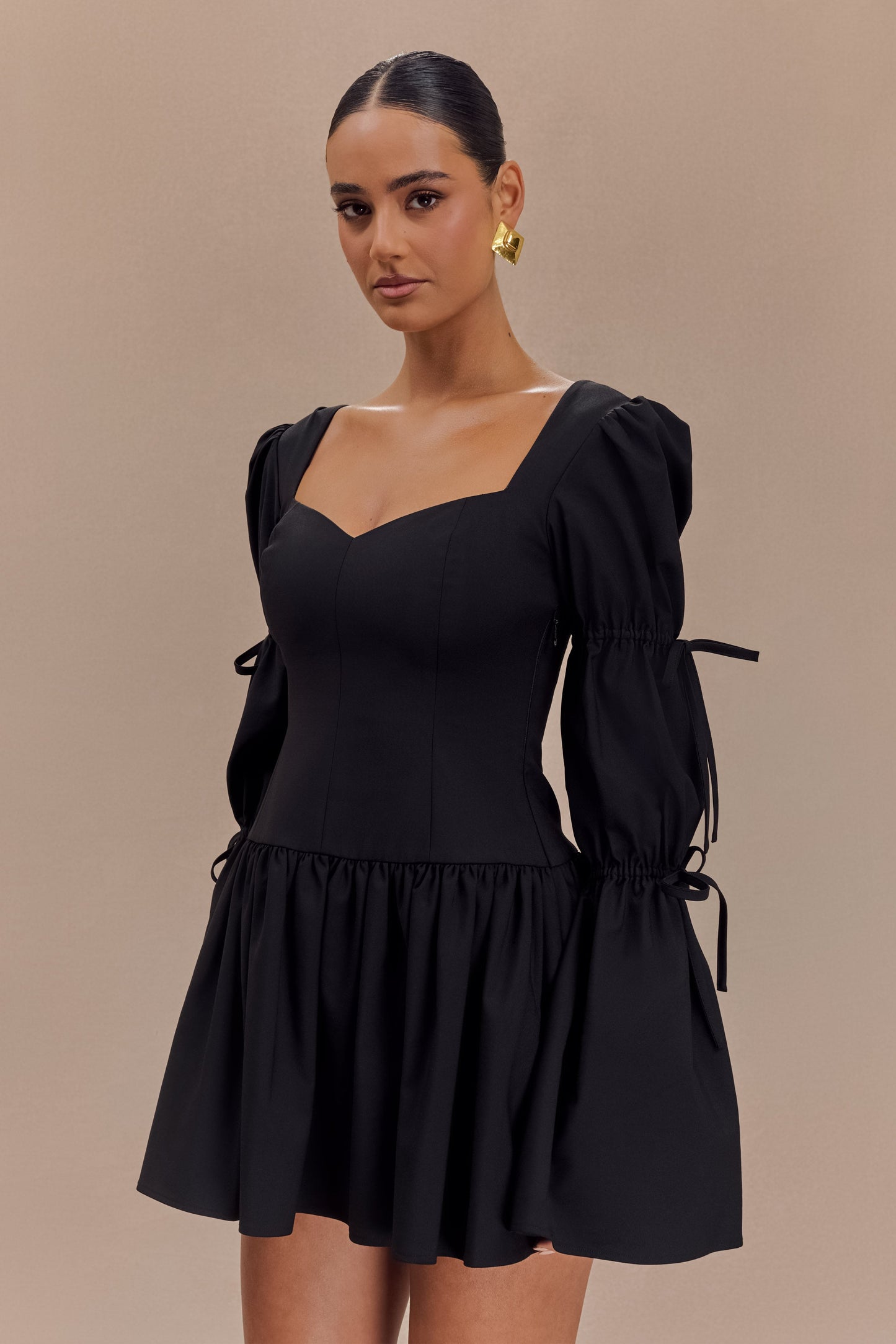 Vestido mini de manga larga Raine de algodón - Negro