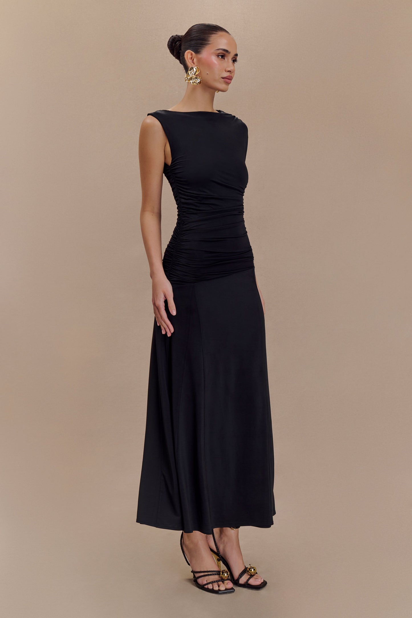 Vestido midi asimétrico Navanna Slinky - Negro