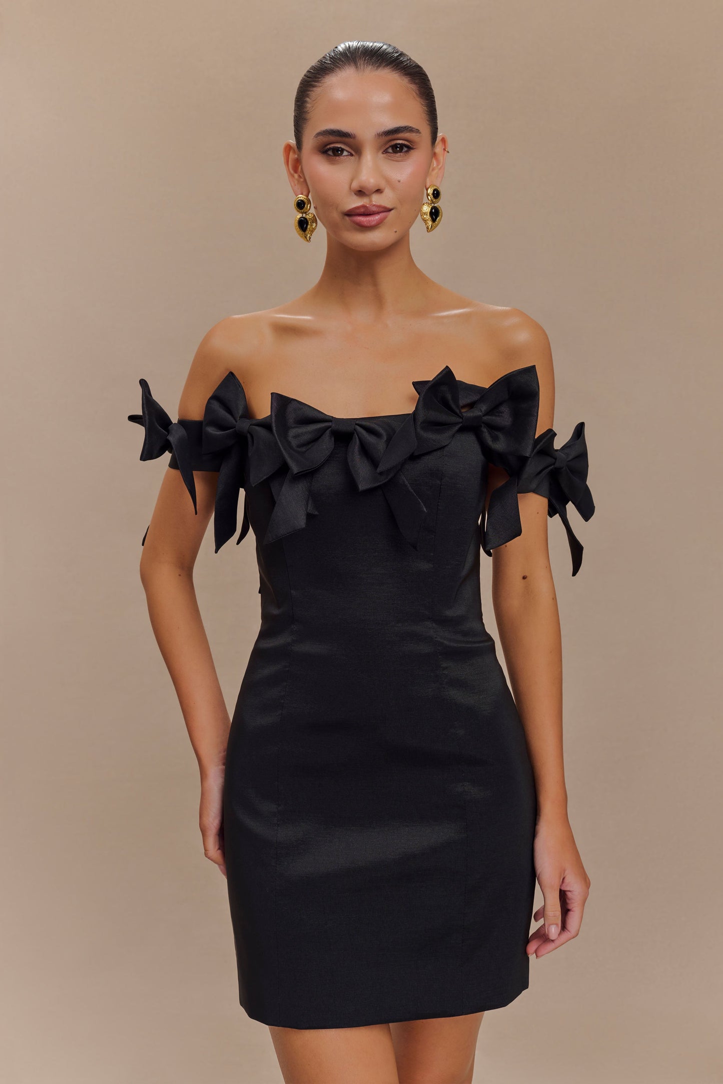 Vestido Mini Sin Espalda con Lazo y Sin Mangas de Rosa - Negro