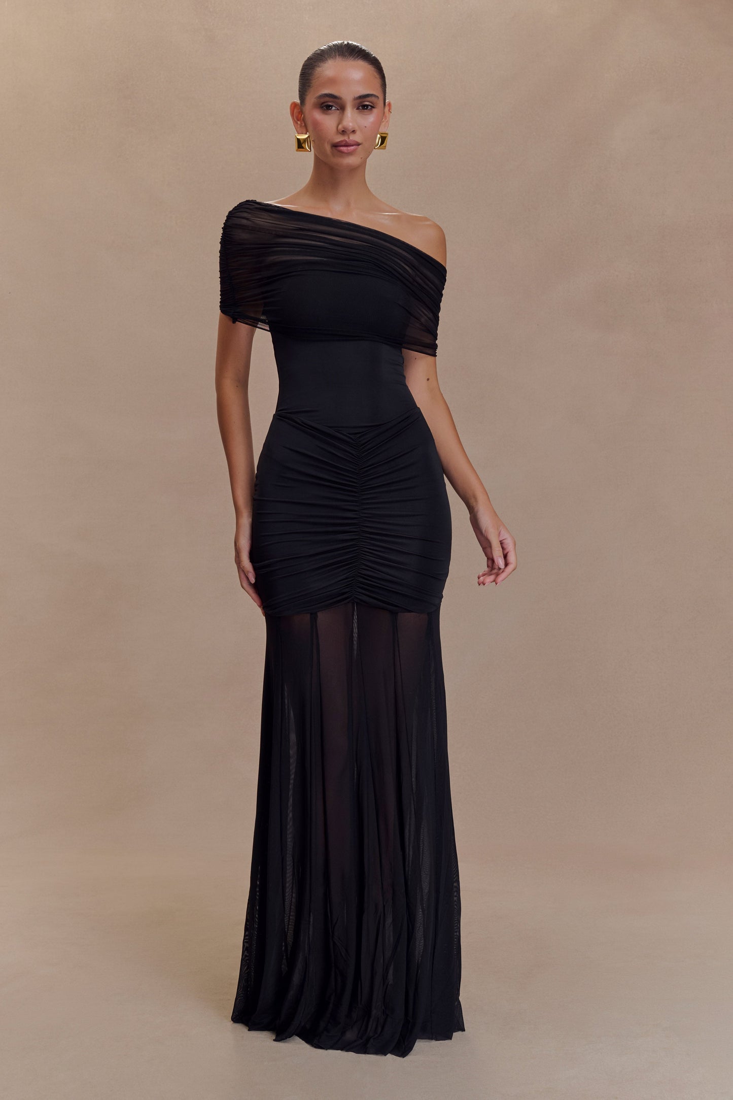 Vestido largo de verano negro con escote caída y malla Caspian Slinky