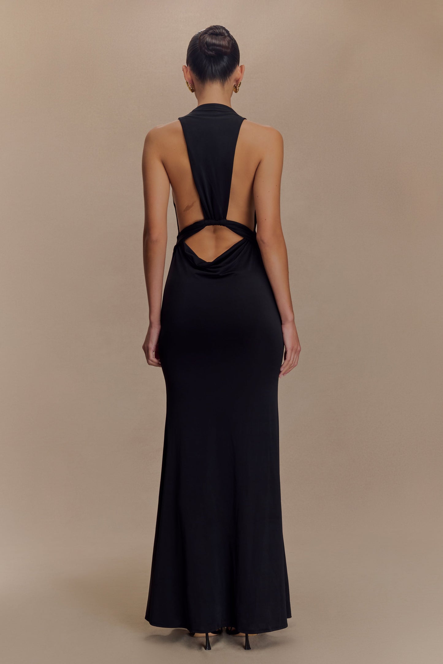 Vestido largo negro Elke Slinky con escote en V