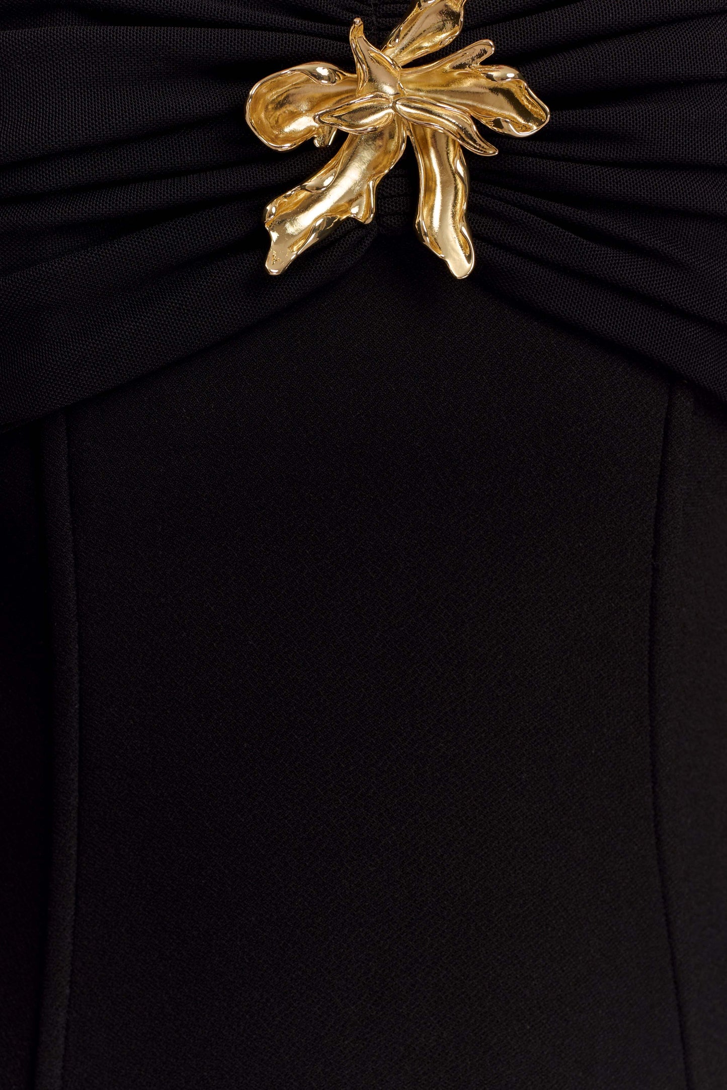 Vestido largo maxi de crepé con hombros caídos Kellie - Negro