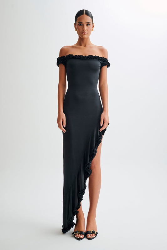 Vestido midi de hombro descubierto con volantes Arielle - Negro