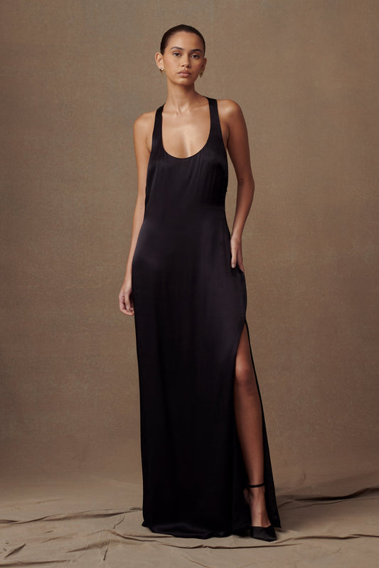 Vestido maxi con espalda alzada Jacquelyn - Negro