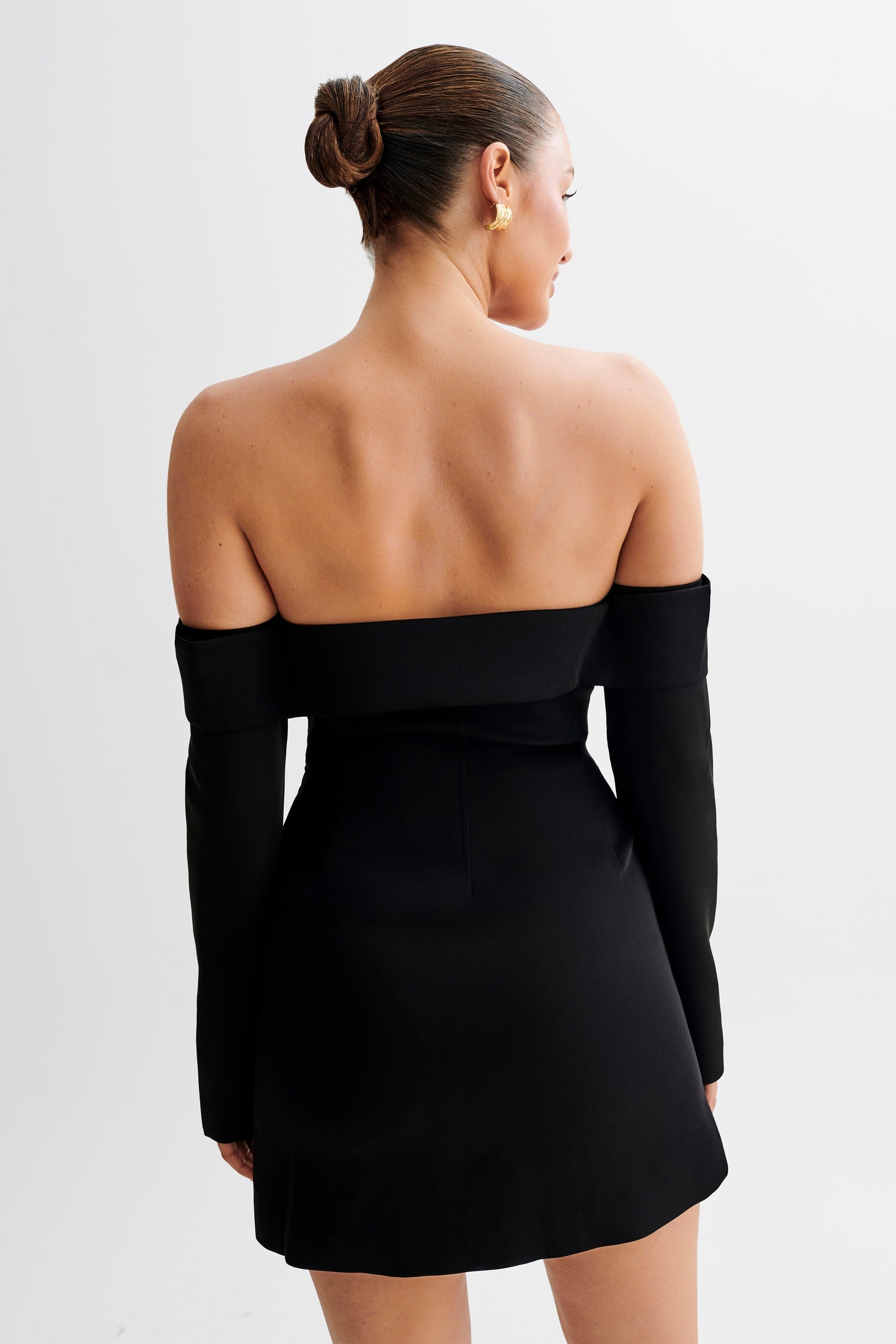Vestido mini de traje Hugo con escote halter - Negro