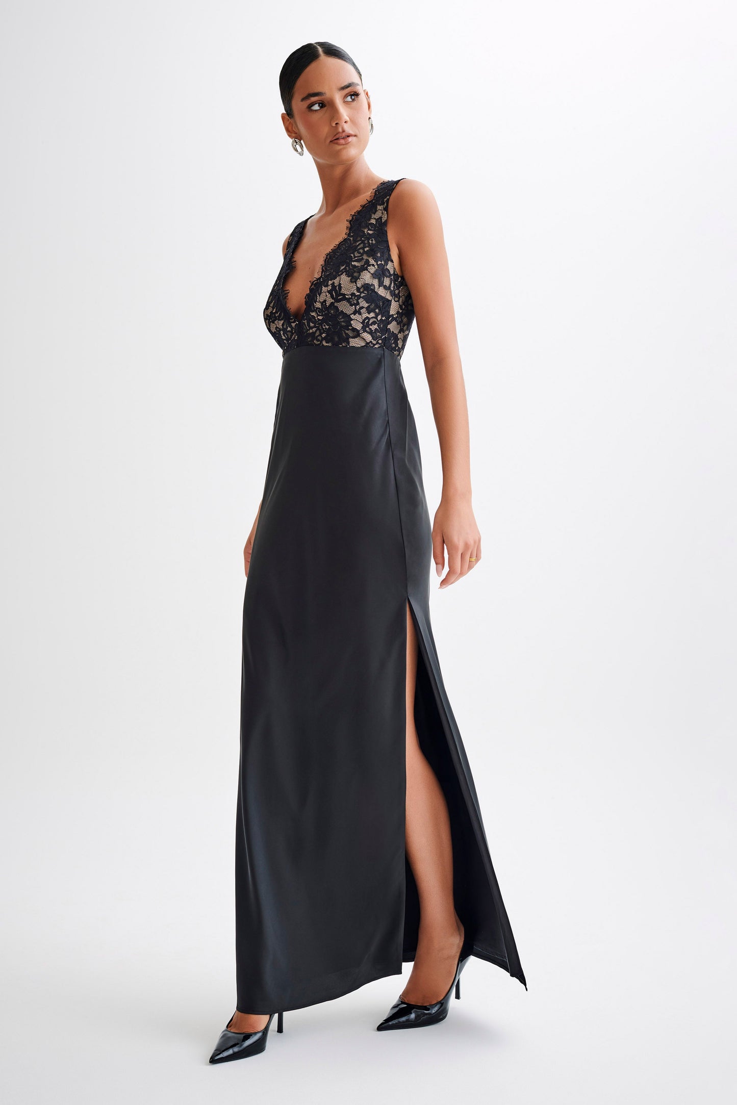 Vestido largo de satén y encaje Ricci - Negro