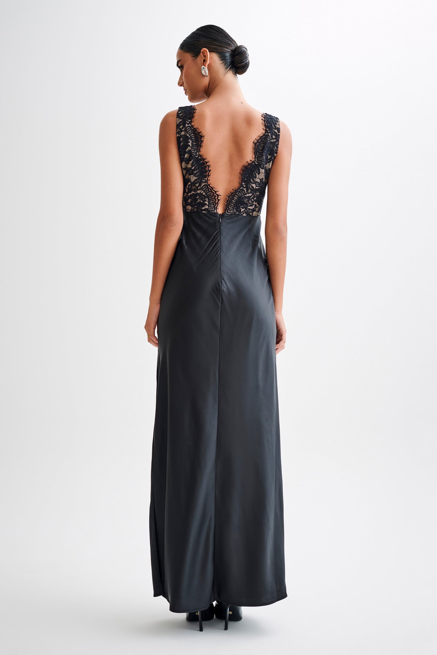 Vestido largo de satén y encaje Ricci - Negro