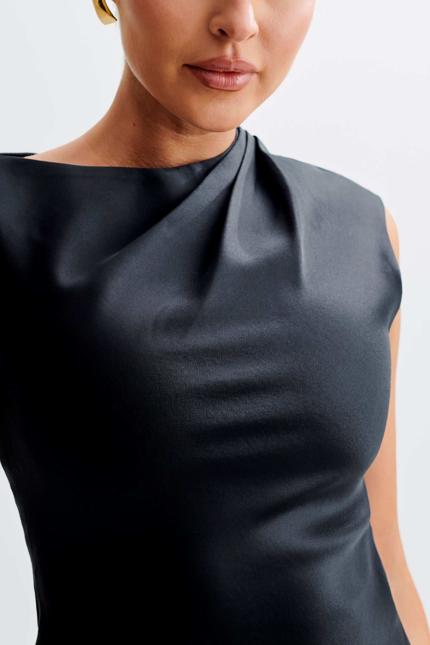Vestido Mini Estructurado de Satén Granger - Negro
