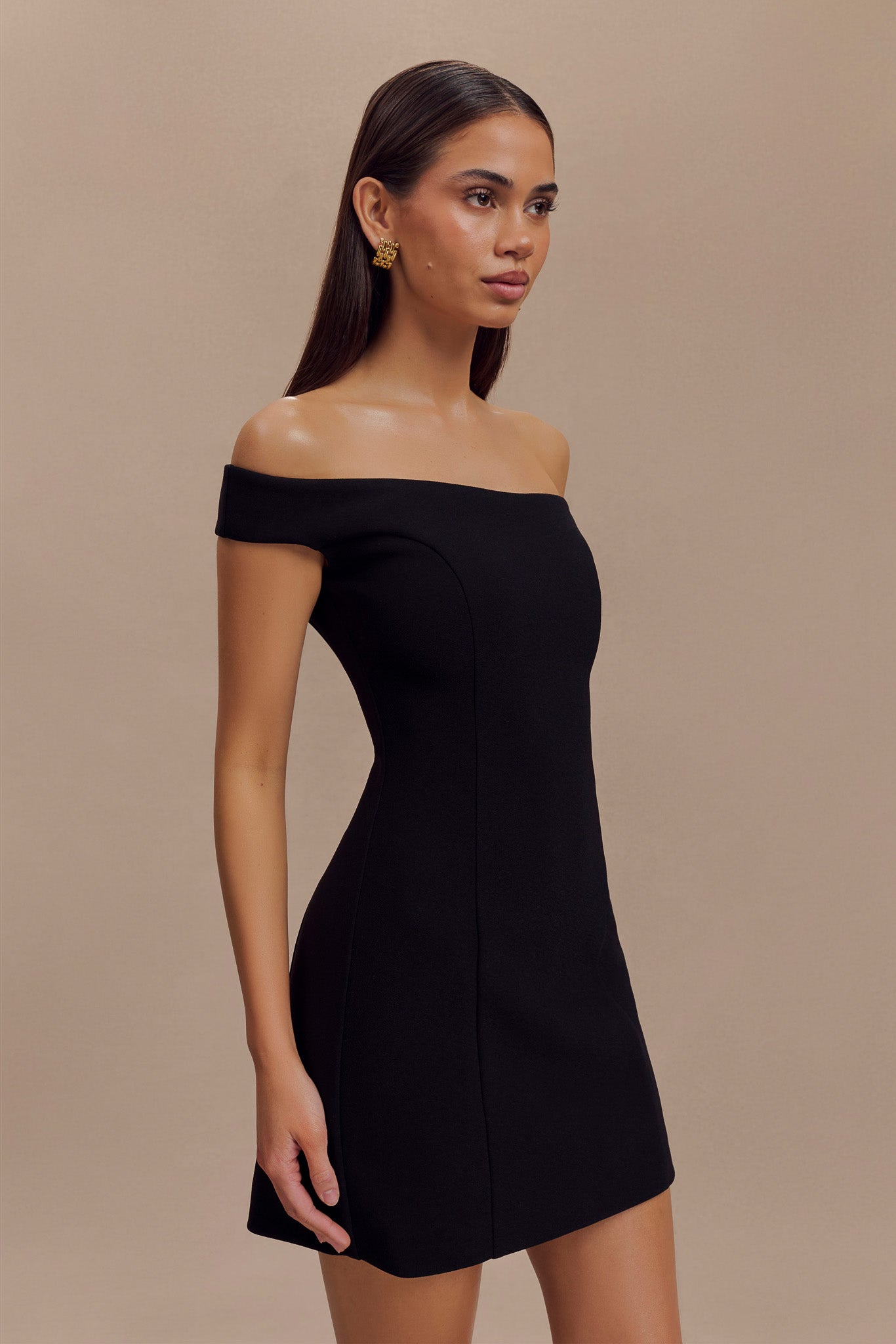 Vestido mini sin hombros Cassidy Crepe - Negro