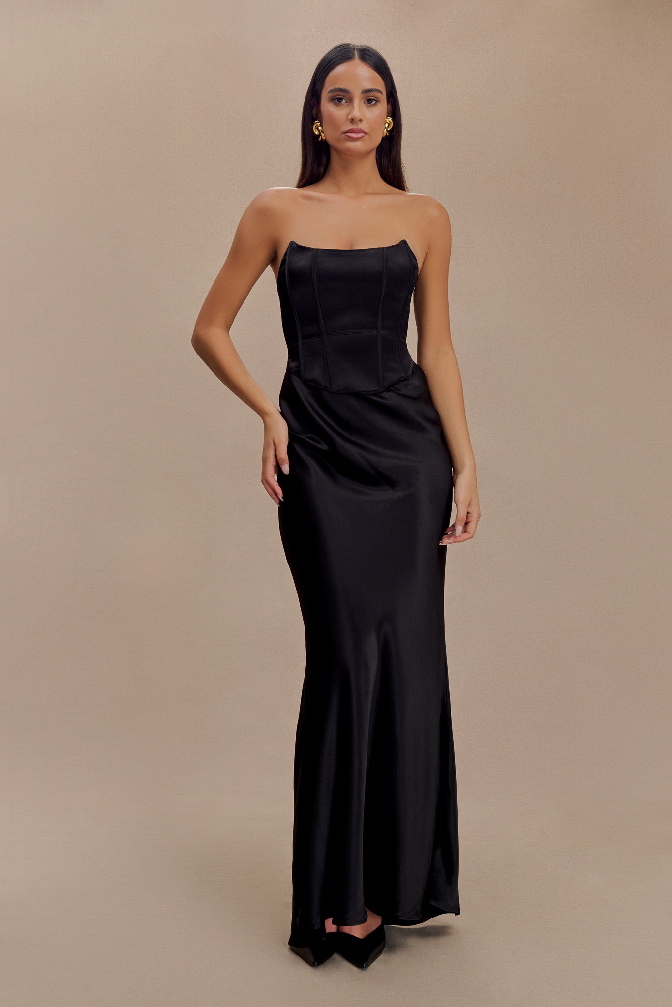 Vestido largo sin tirantes de satén Harlow - Negro