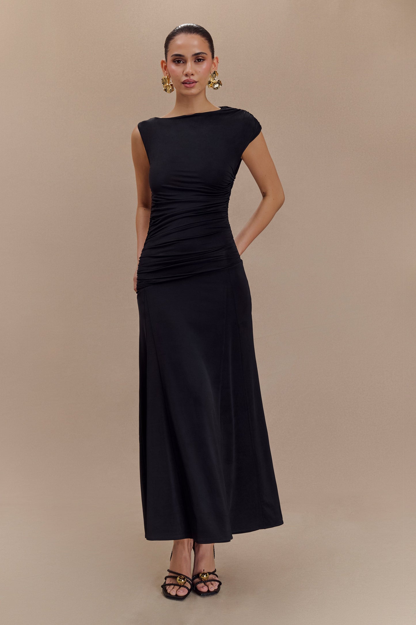 Vestido midi asimétrico Navanna Slinky - Negro