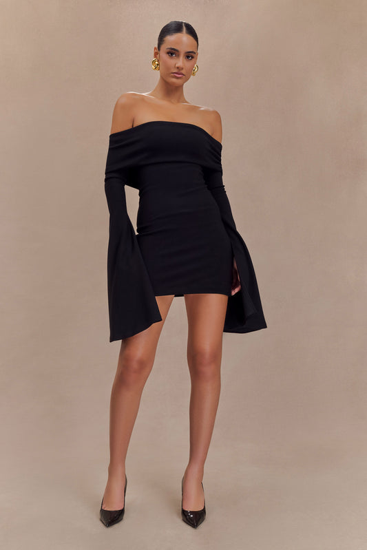 Vestido mini negro de manga larga y escote asymétrico Dominique