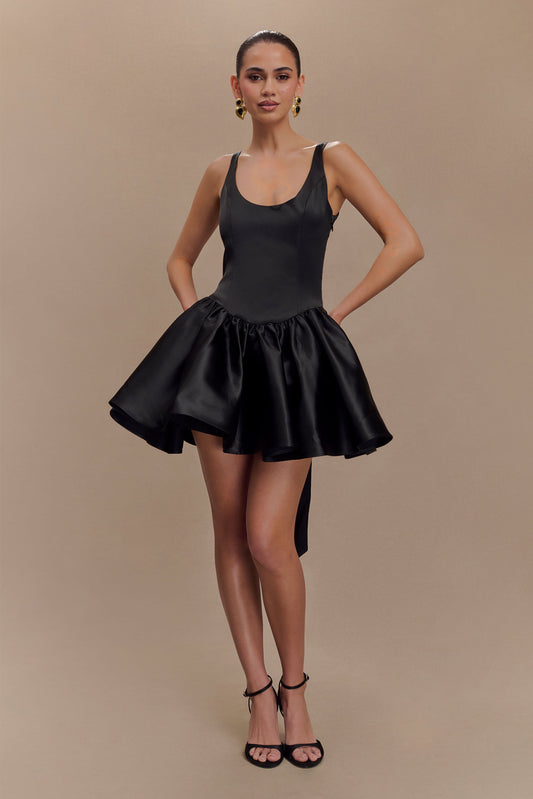 Vestido Mini de Satín Felicia con Moño - Negro