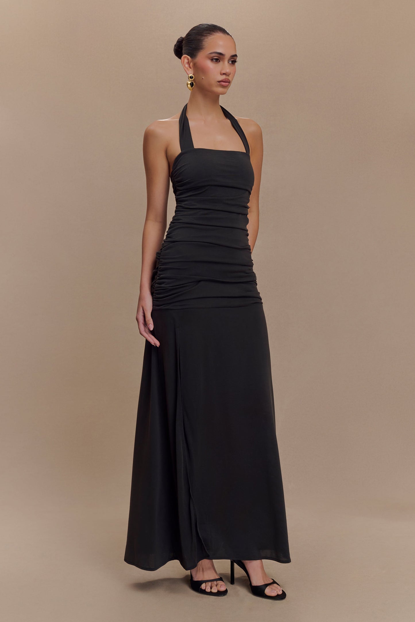 Vestido largo maxi halter de jersey con acabado en durazno Bentley - Negro