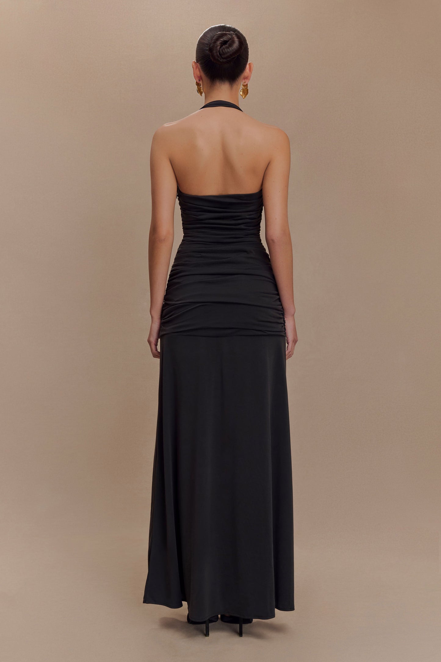 Vestido largo maxi halter de jersey con acabado en durazno Bentley - Negro