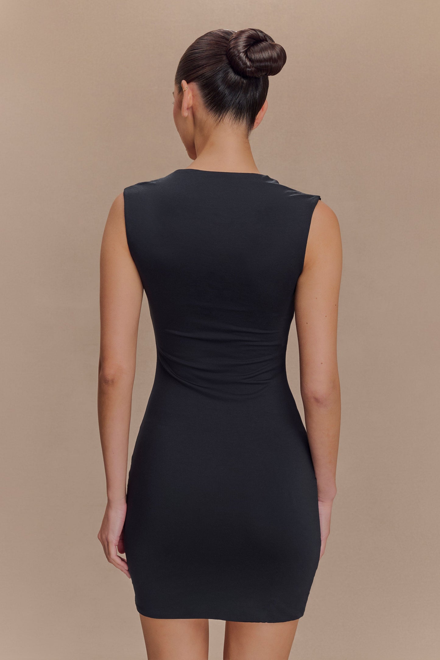Vestido corto de encaje Tatianna en modal - Negro