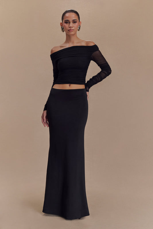 Vestido largo maxi negro con malla y efecto resorte en los hombros Darla