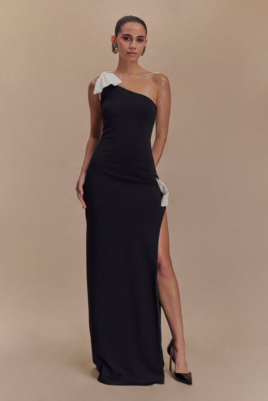Vestido largo con un hombro y lazo Hallie - Negro/Blanco