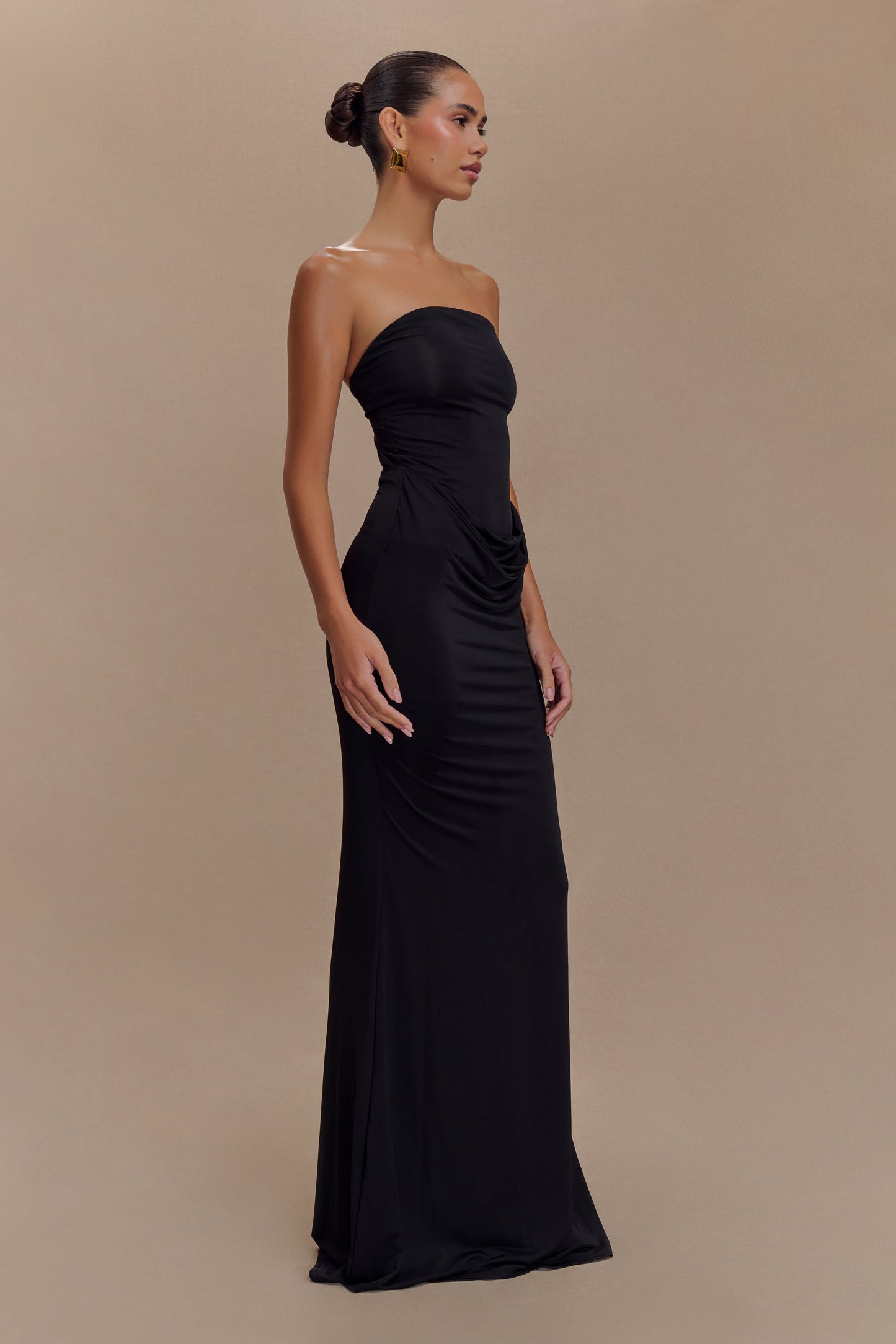Vestido largo sin tirantes Madison Slinky - Negro