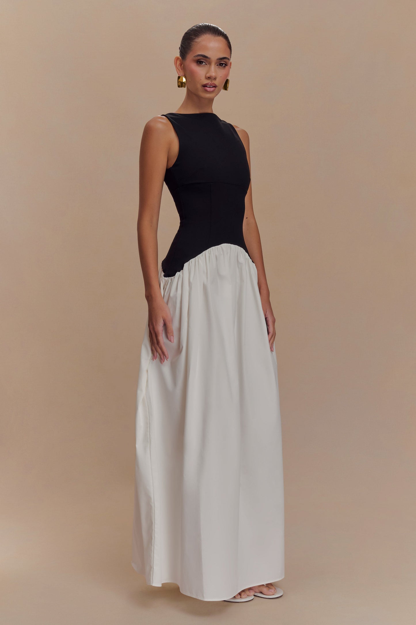 Vestido largo sin mangas de contraste de acacia - Negro/Blanco