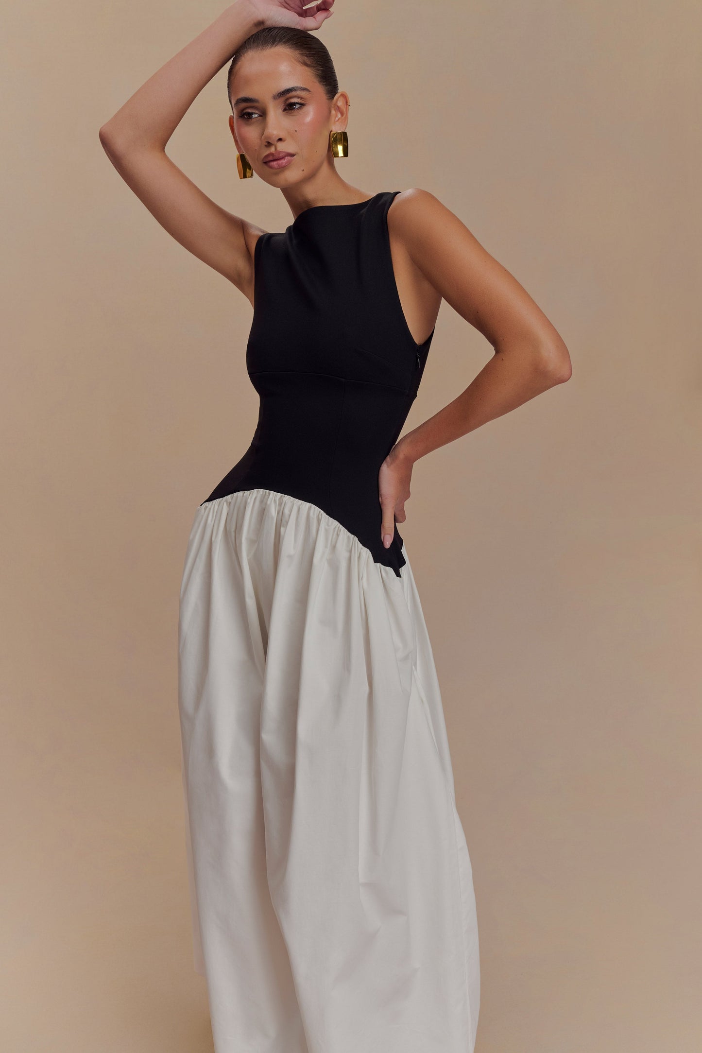 Vestido largo sin mangas de contraste de acacia - Negro/Blanco