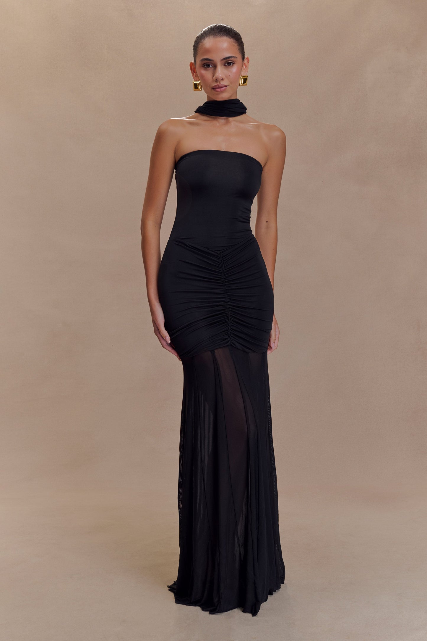 Vestido largo de verano negro con escote caída y malla Caspian Slinky