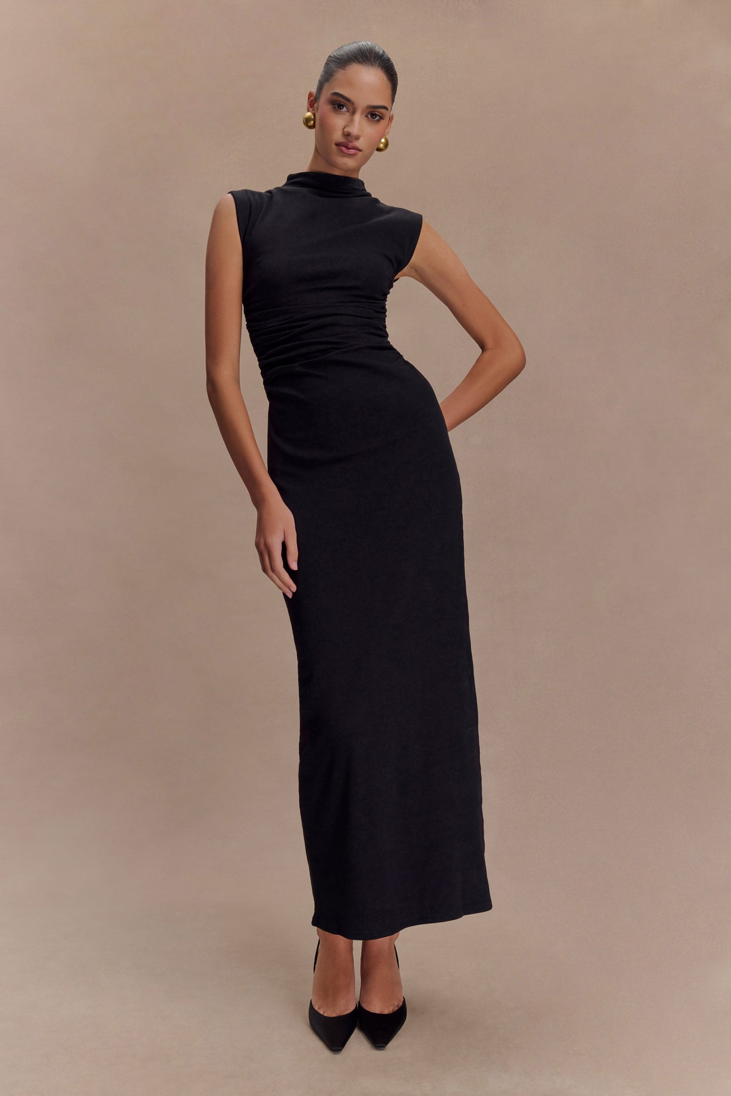 Vestido maxi negro con cuello alto y sin mangas Elliot