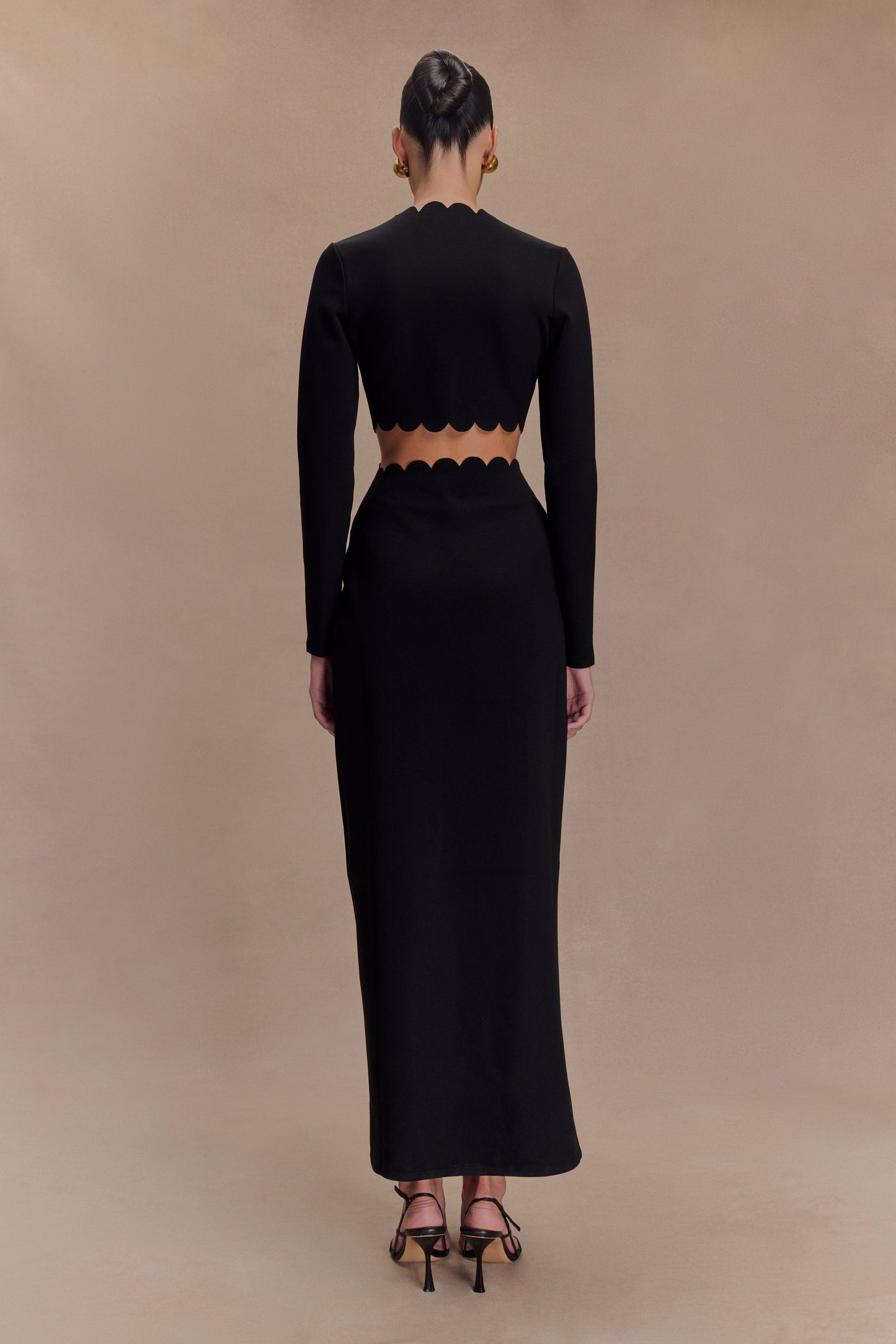 Vestido maxi de tirantes con ribetes Cynthia - Negro