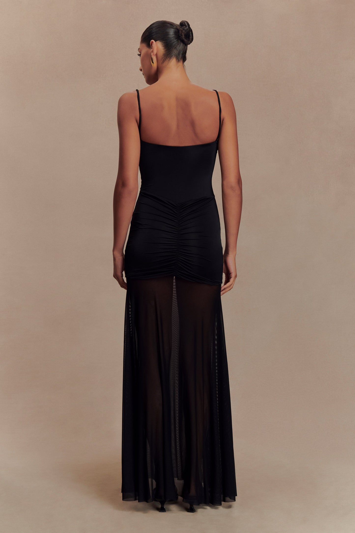 Vestido maxi de malla y bronceador Delaney Slinky - Negro