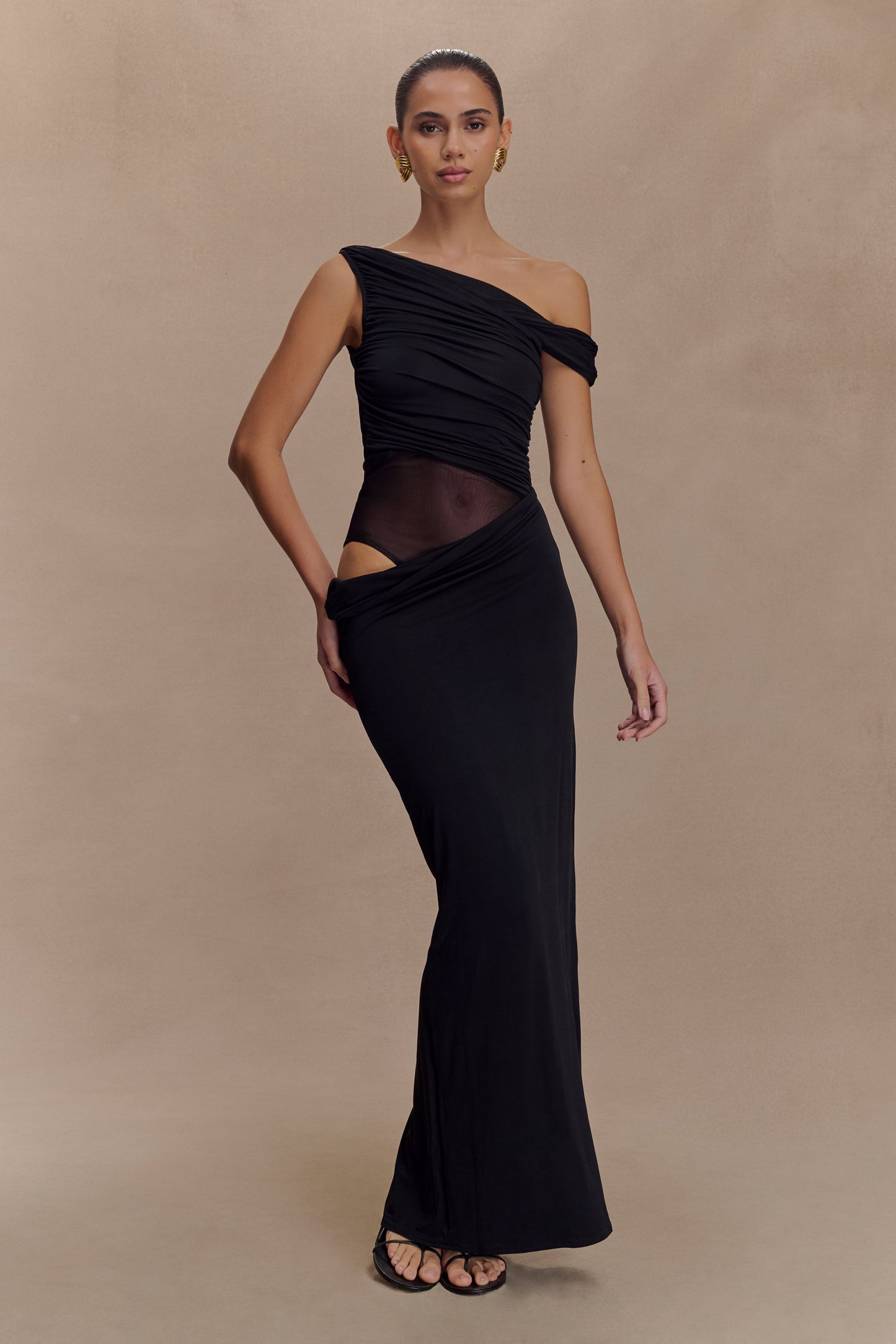 Vestido largo tipo slip de un hombro Callen en negro