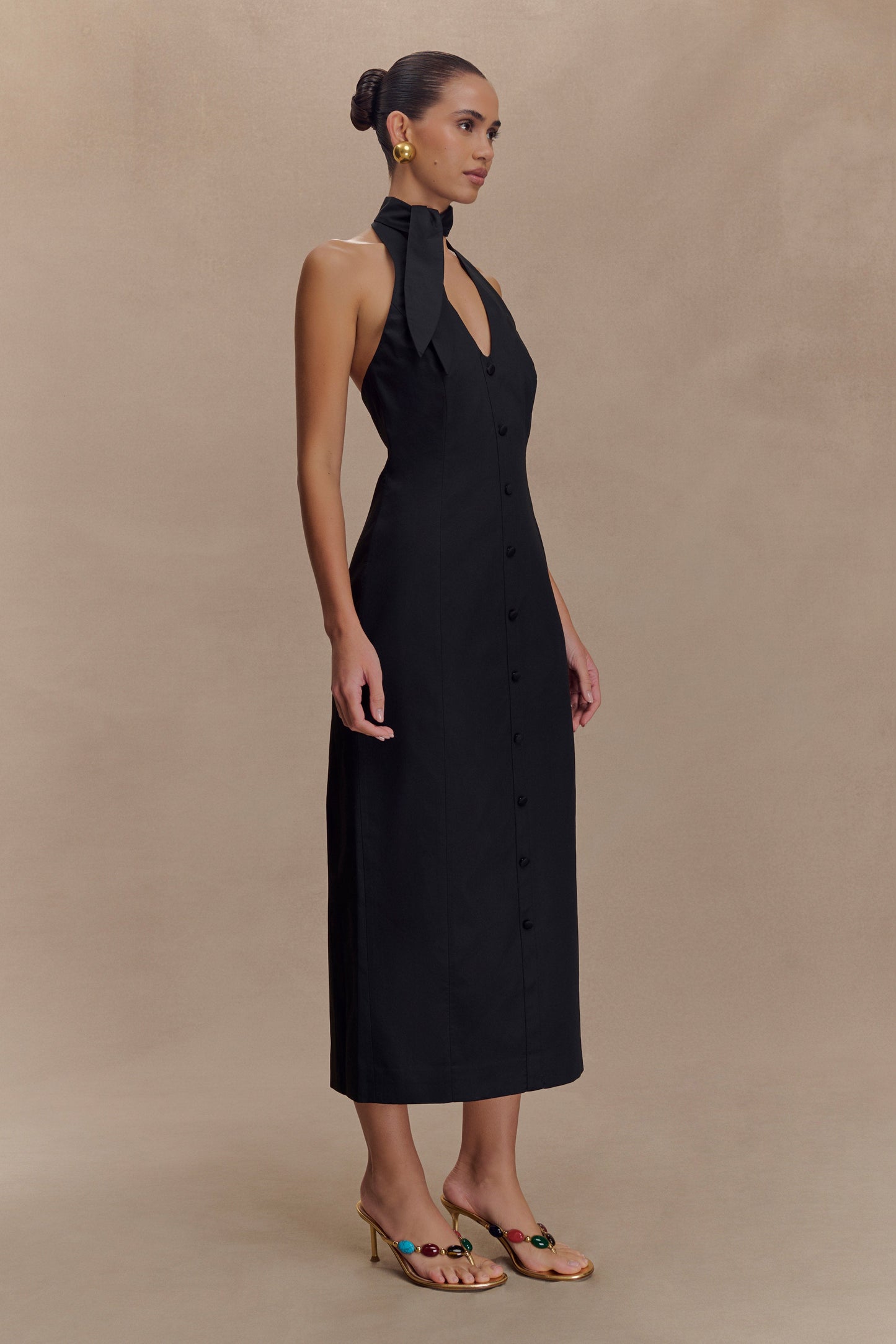Vestido midi con cuello halter de Simona - Negro
