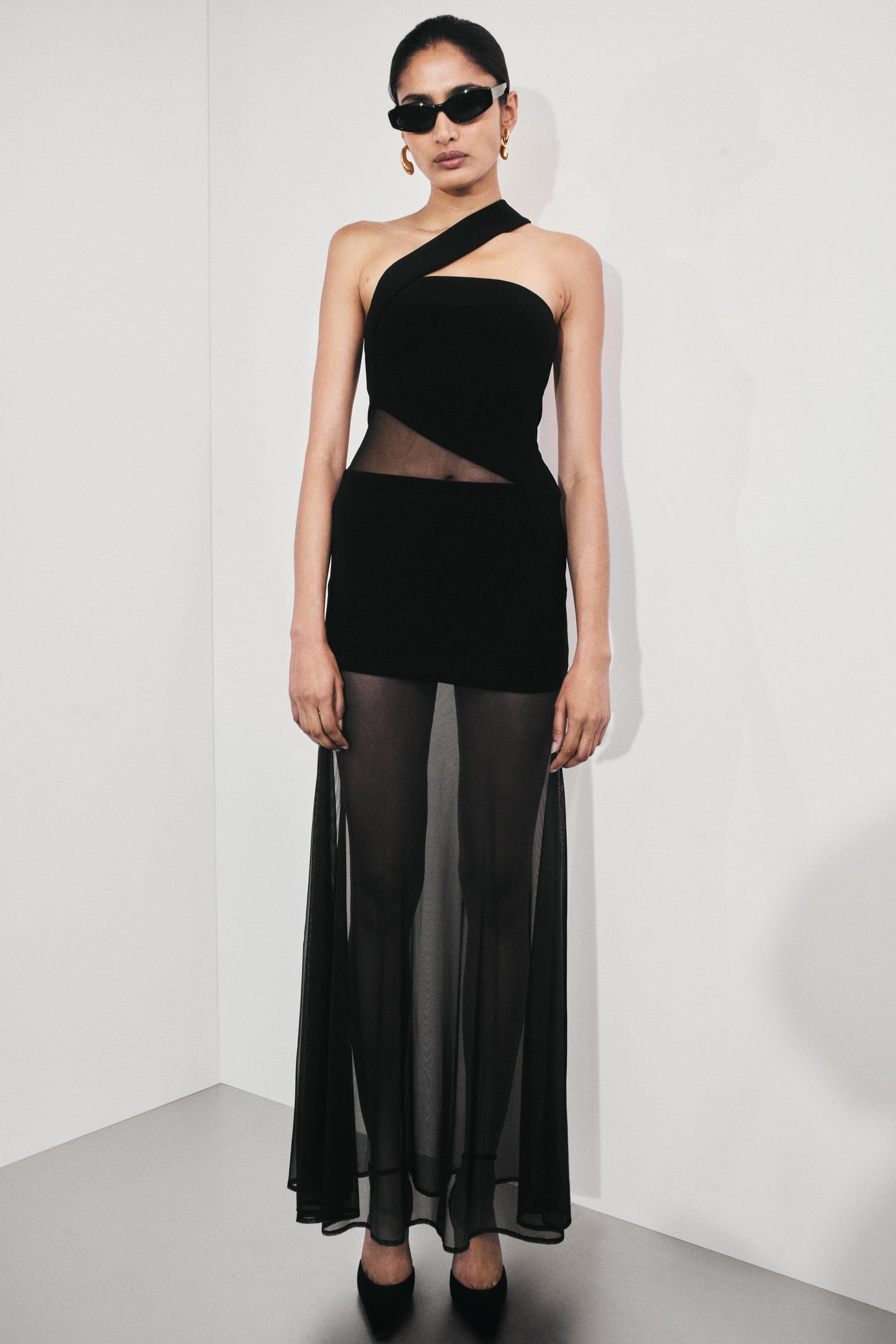Vestido largo de malla con recortes Vashti - Negro