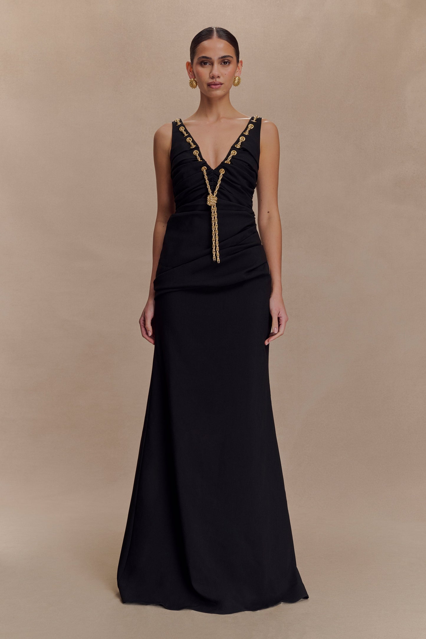 Vestido largo tipo maxi con escote bajo Axton - Negro