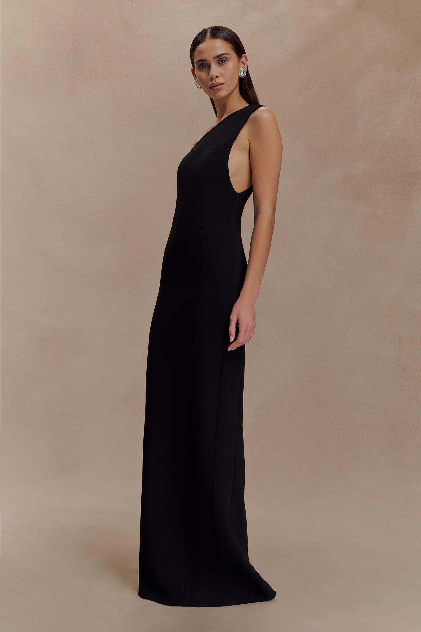 Vestido maxi de crepé de un hombro Milena - Negro
