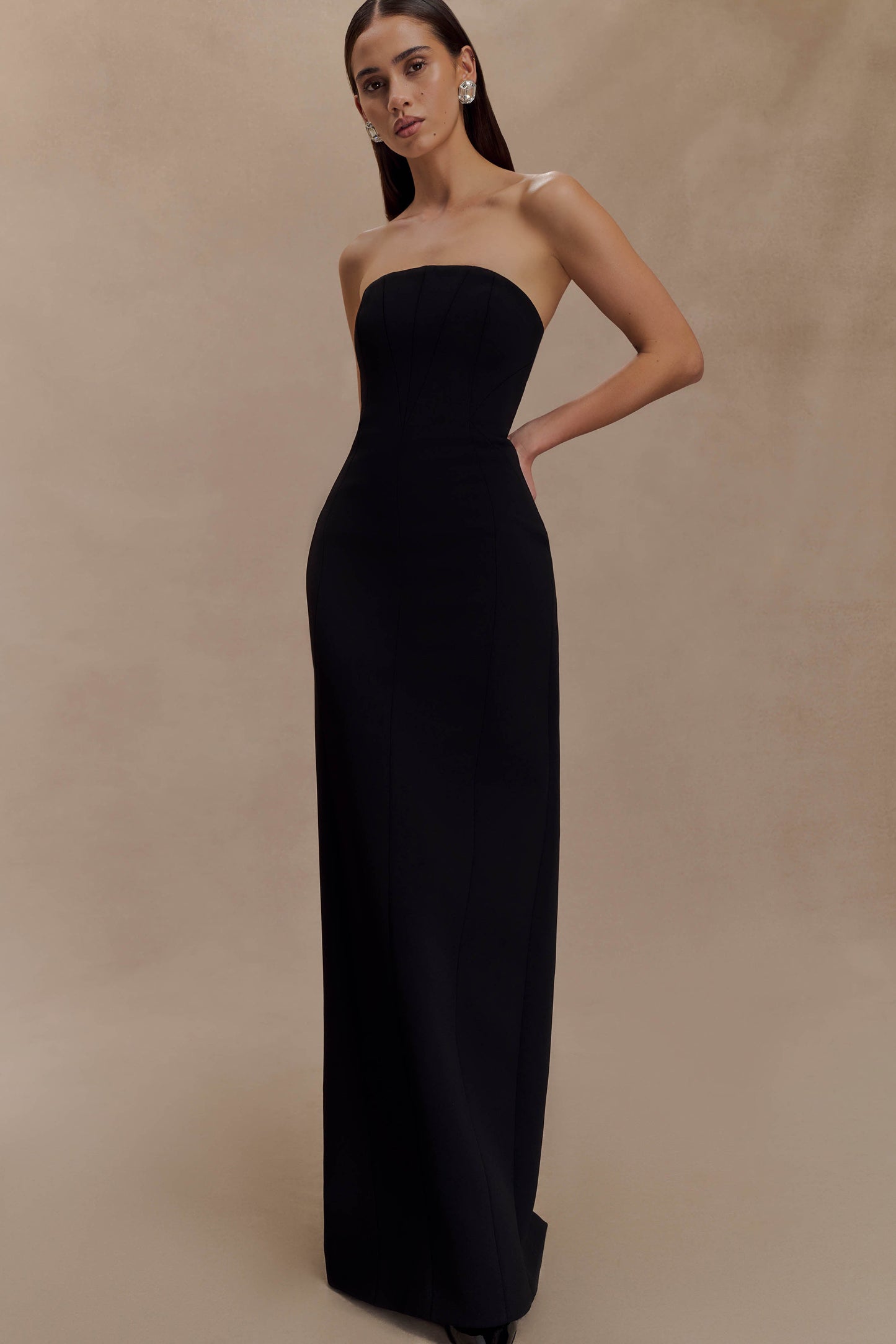 Vestido maxi sin tirantes de crepé Kalila - Negro