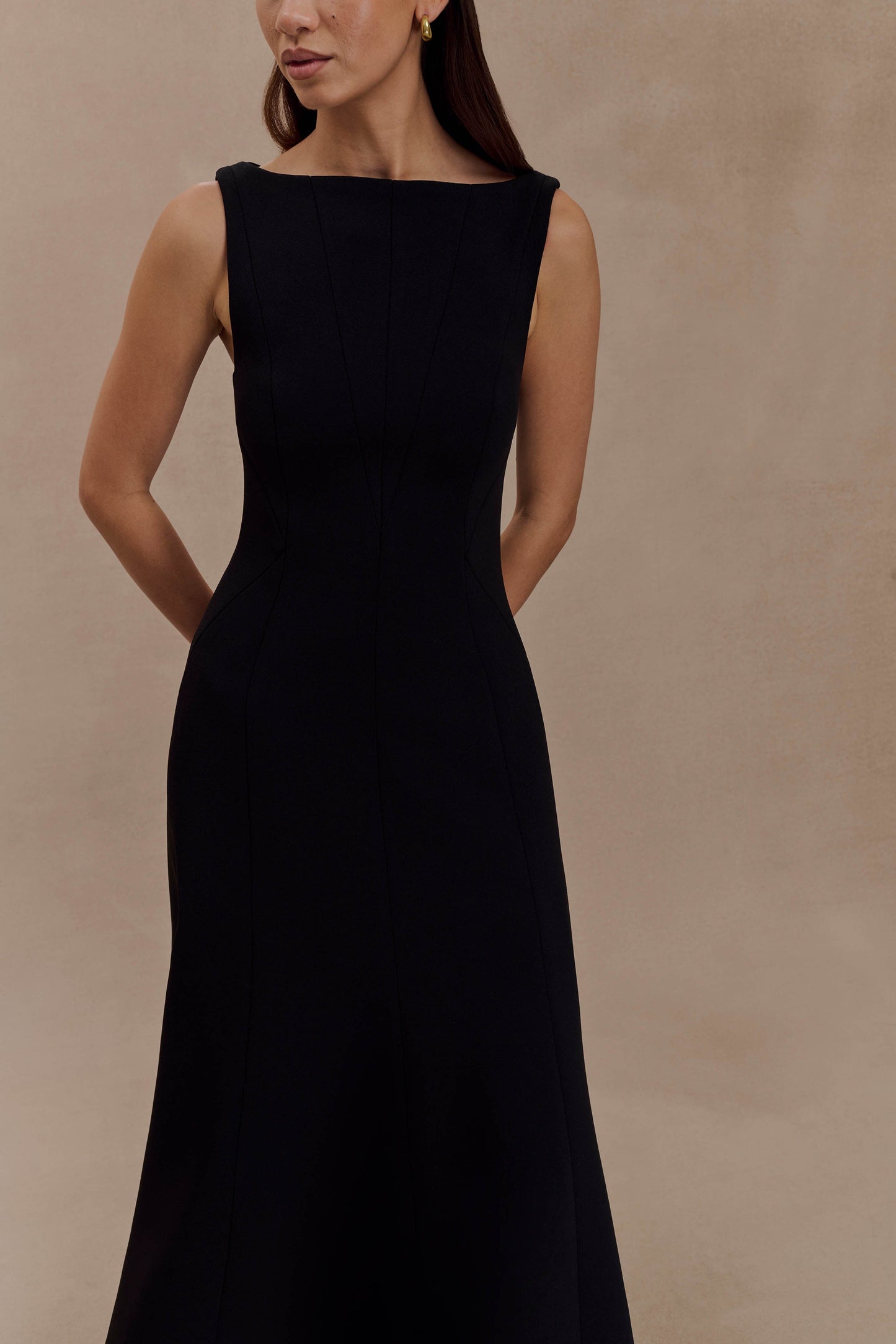 Vestido midi en línea A de crepé Callista - Negro