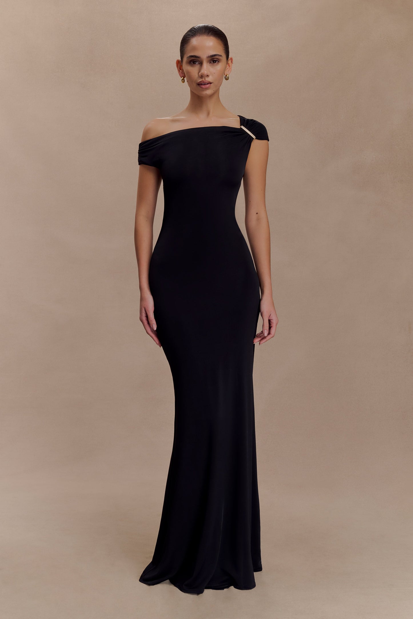 Vestido Maxi Slinky Kinsley con herrajes - Negro