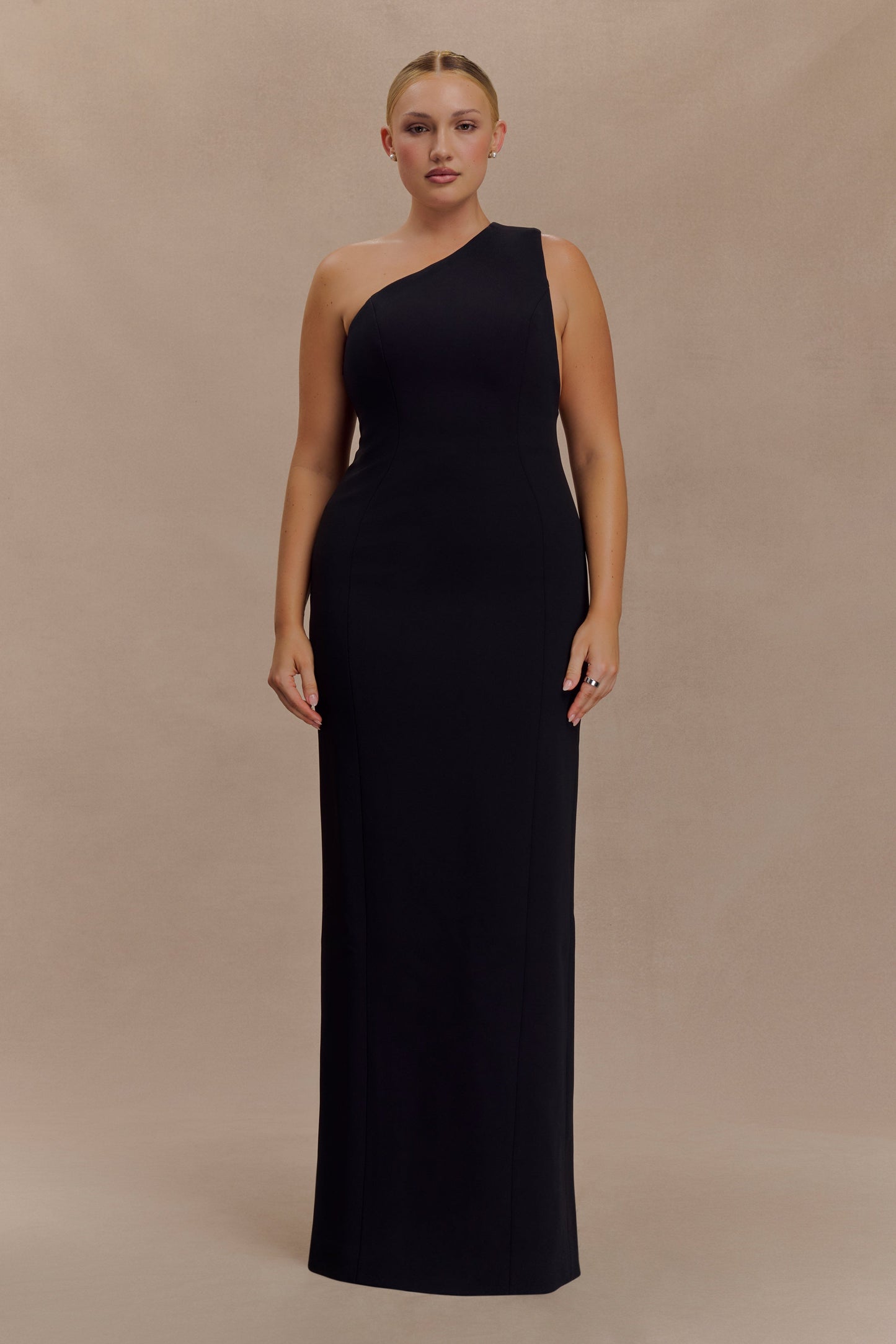 Vestido maxi de crepé de un hombro Milena - Negro