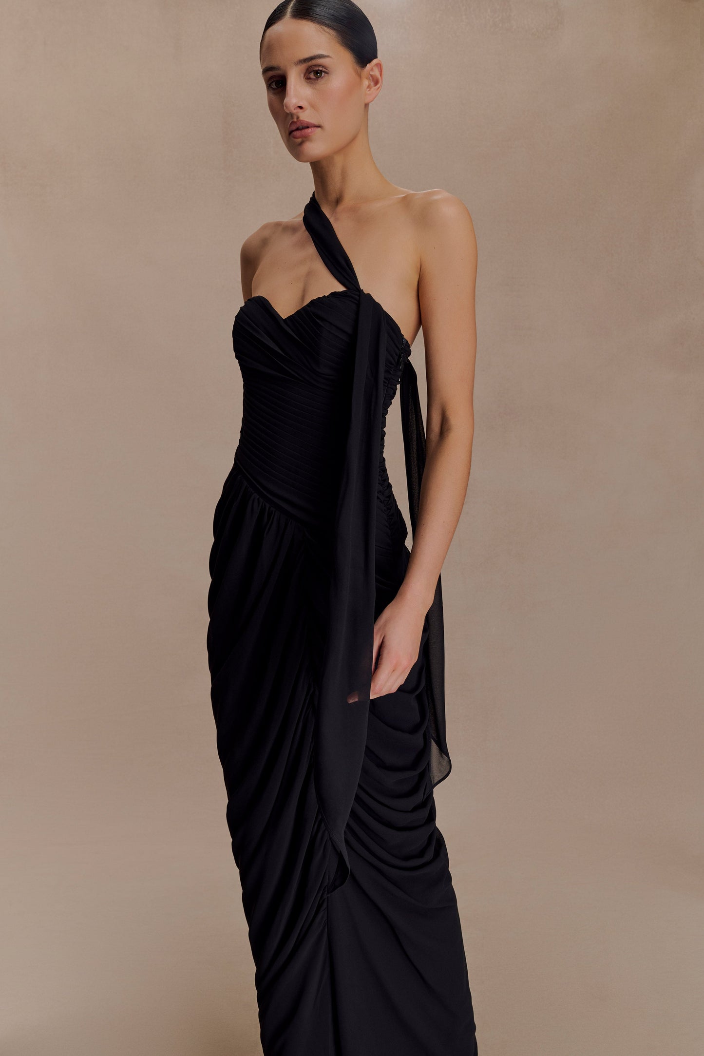 Vestido largo de gasa micaela con frunces - Negro