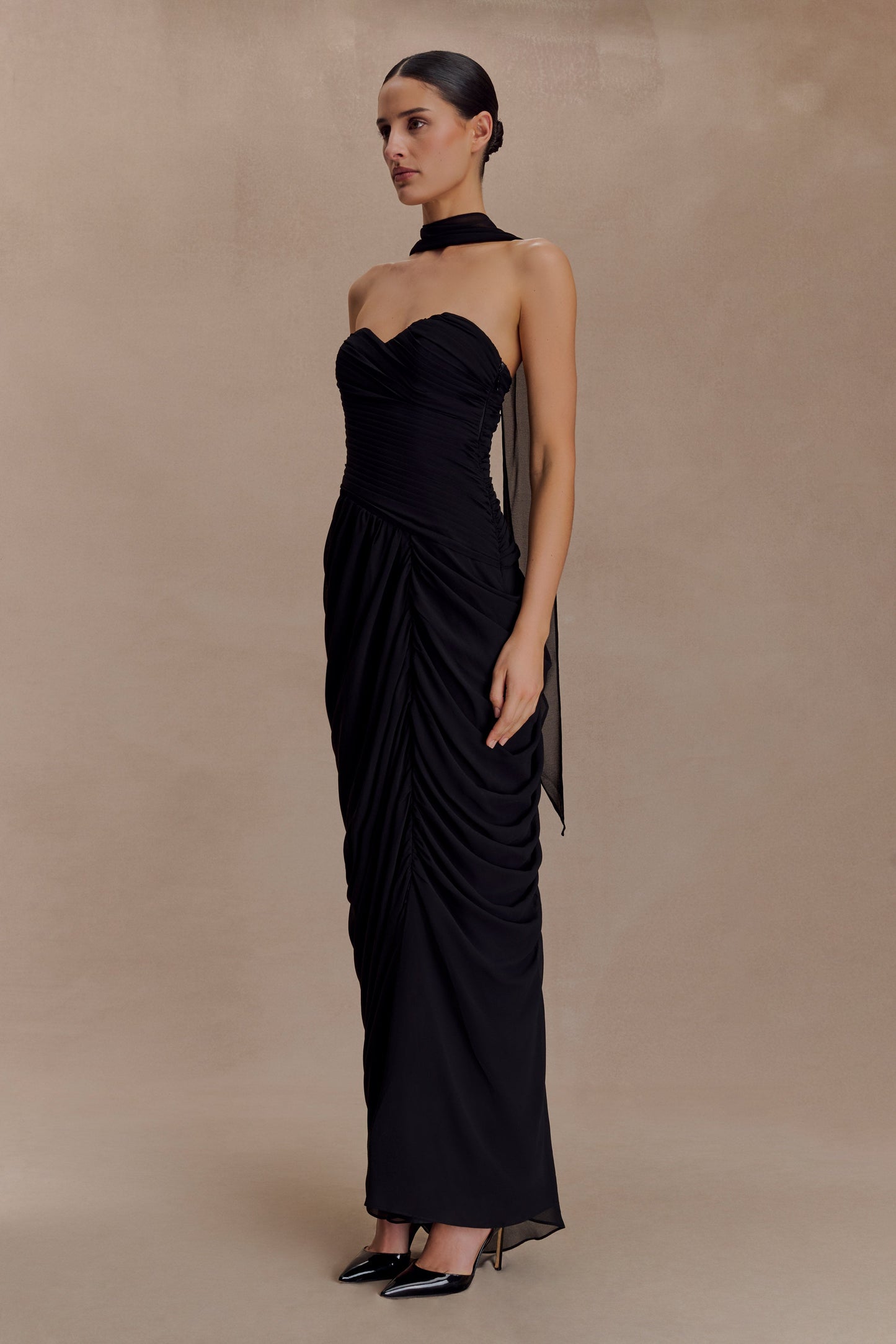 Vestido largo de gasa micaela con frunces - Negro