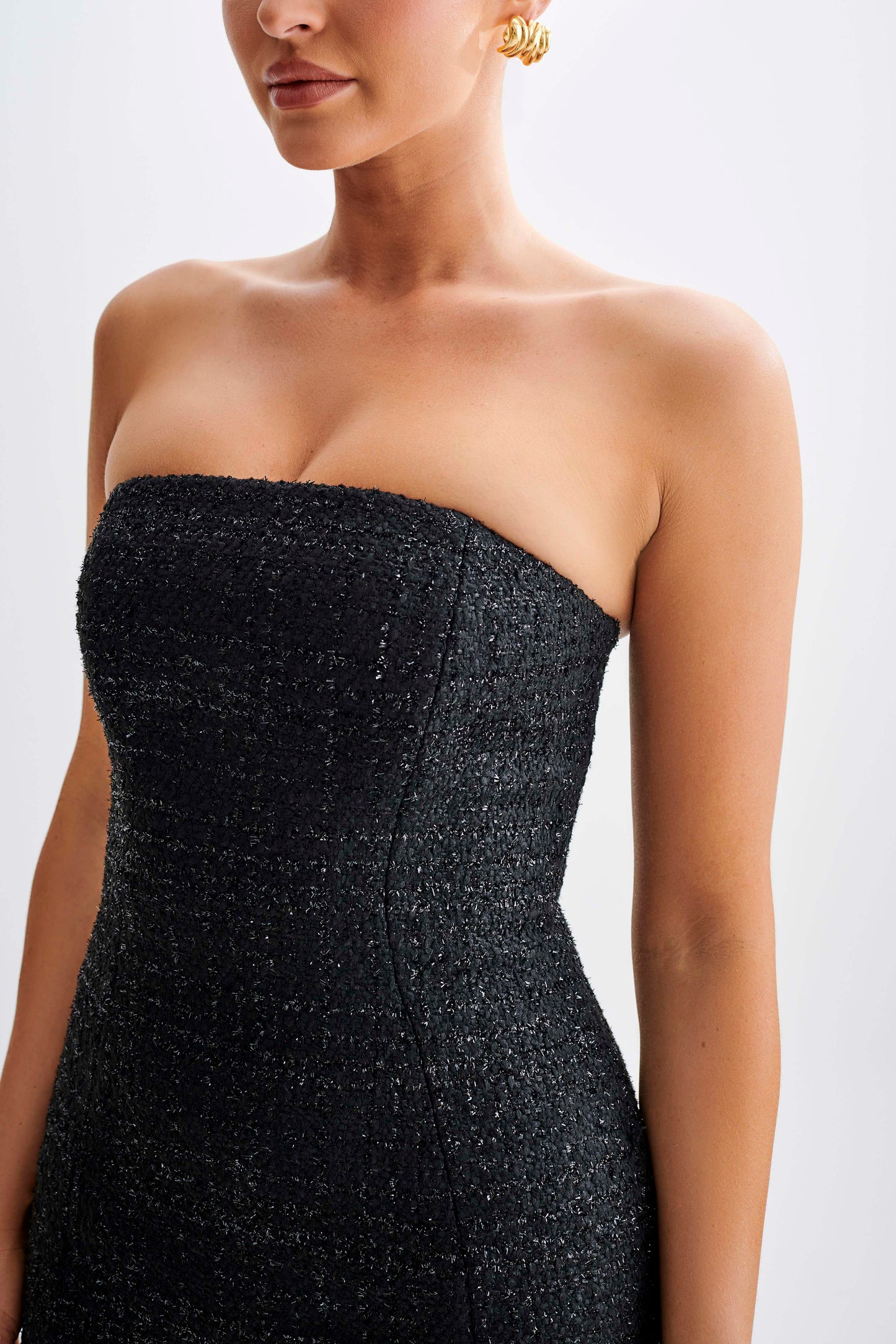 Vestido Midi sin Espalda con Tirantes de Tweed de Monet - Negro