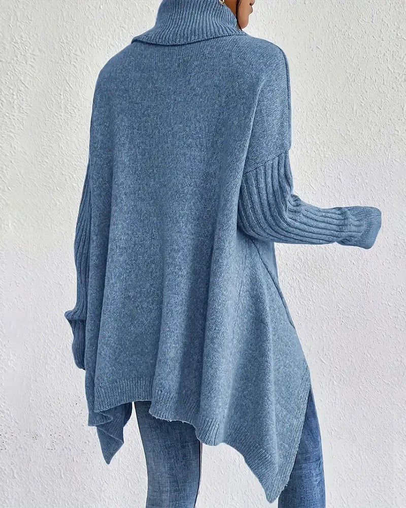 Blusa con escote en V asimétrico y tirantes anchos