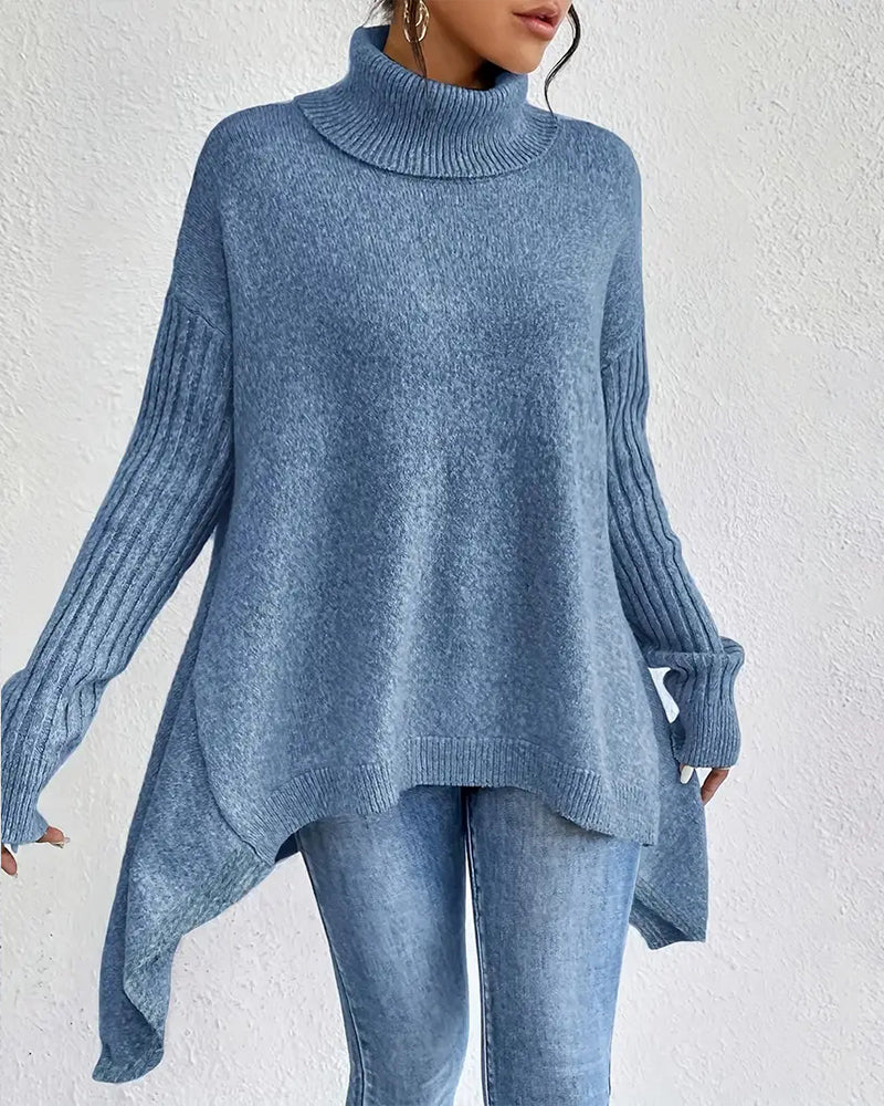 Blusa con escote en V asimétrico y tirantes anchos