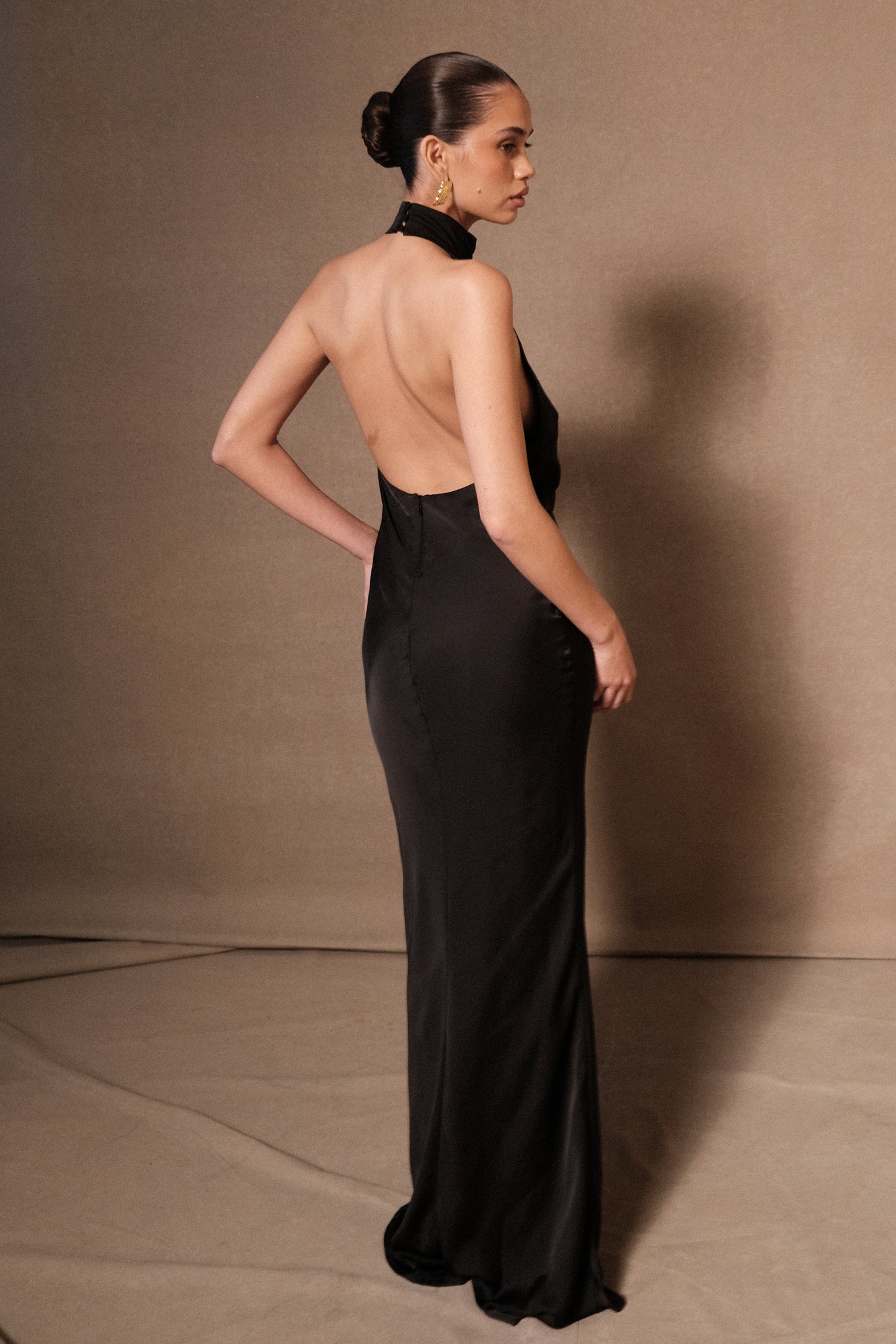 Vestido Maxi de Tirantes en Seda Belladona con Satin en Negro