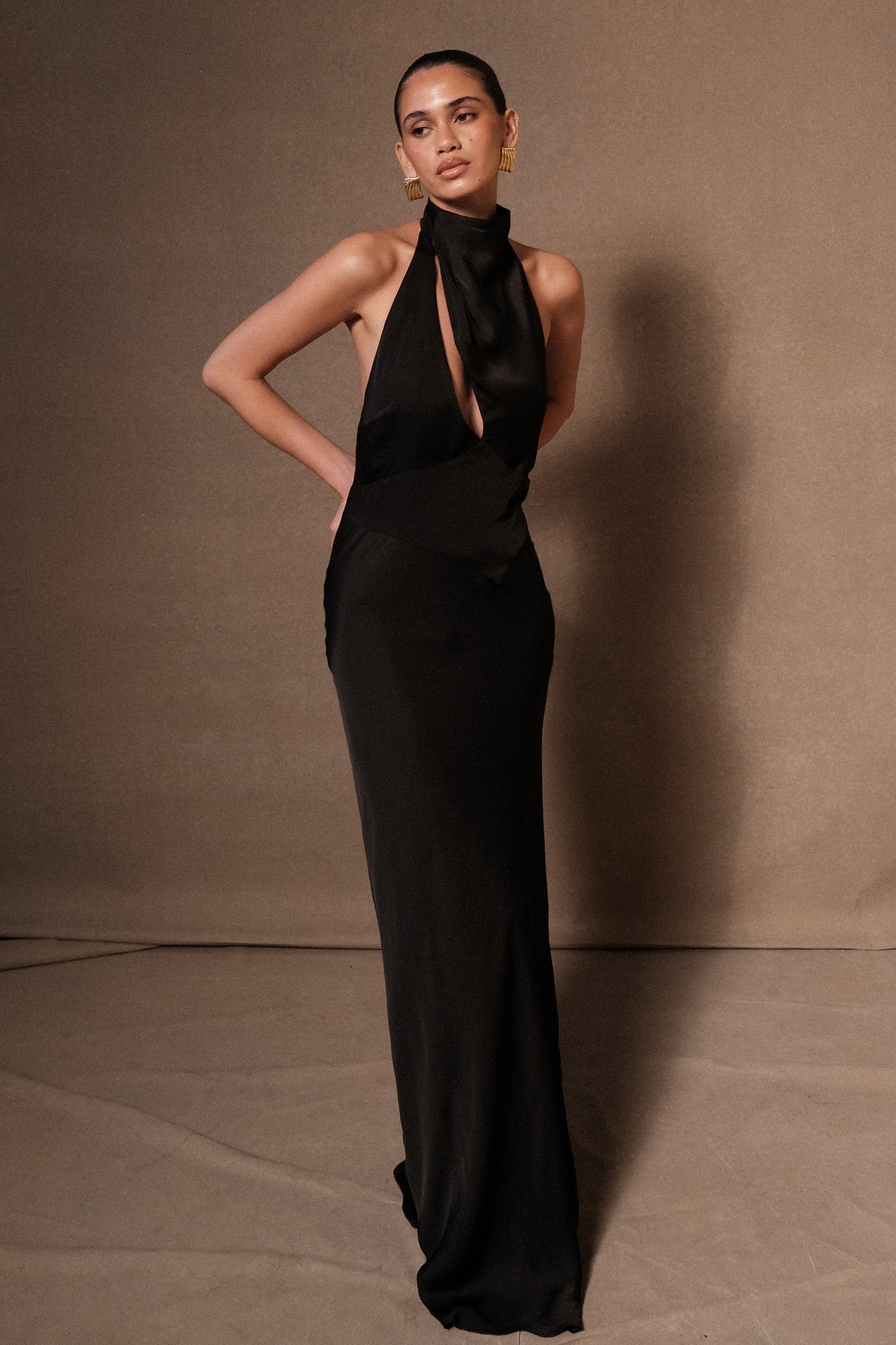 Vestido Maxi de Tirantes en Seda Belladona con Satin en Negro