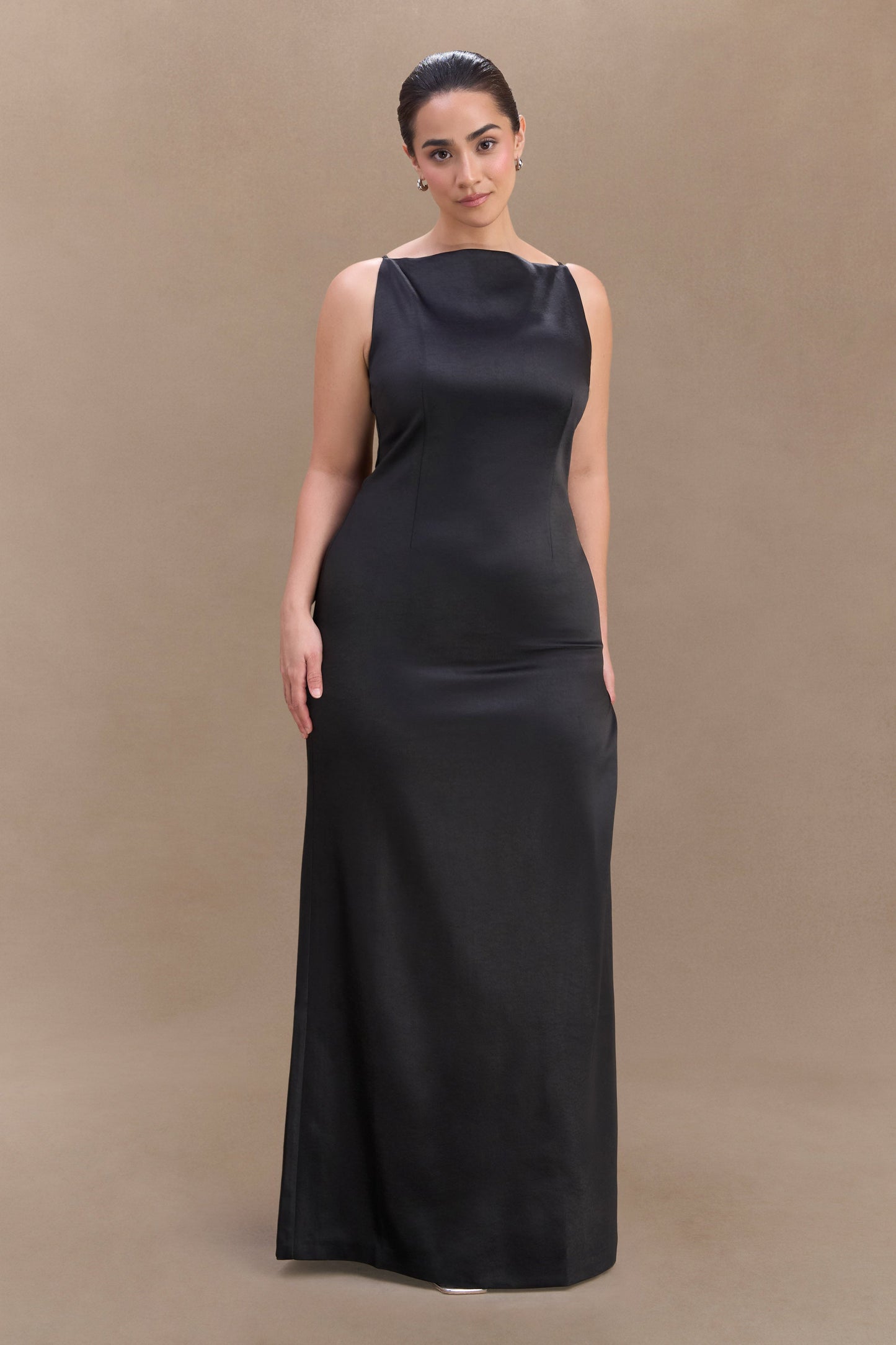 Vestido largo de satén sin mangas color violeta - negro