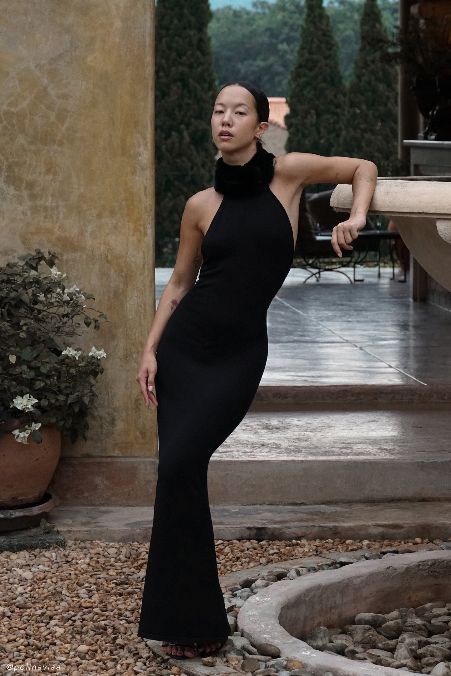 Vestido largo de punto Elva con ribete de pelo sintético - Negro